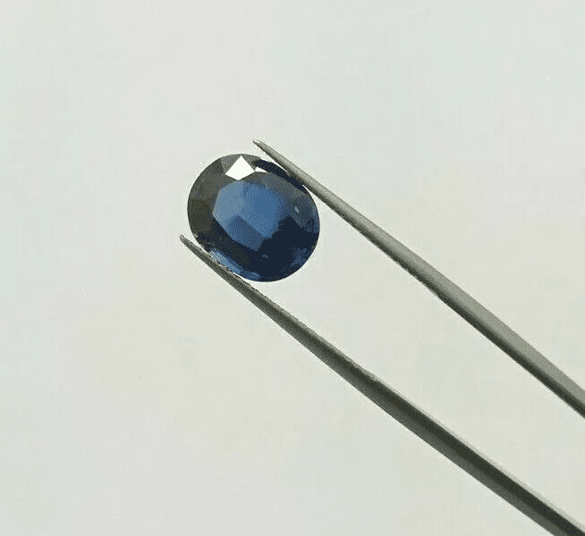 SAPHIR BLEU CORINDON SYNTHETIQUE T. OVALE 10,50 x 8,59 MM