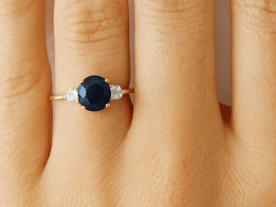 Bague alliance Trilogie saphir diamants or blanc tour doigt : 50,5