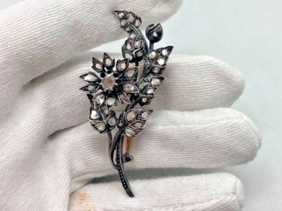 Broche fin XIXè siècle fleur trembleuse en or jaune 18k et argent diamants