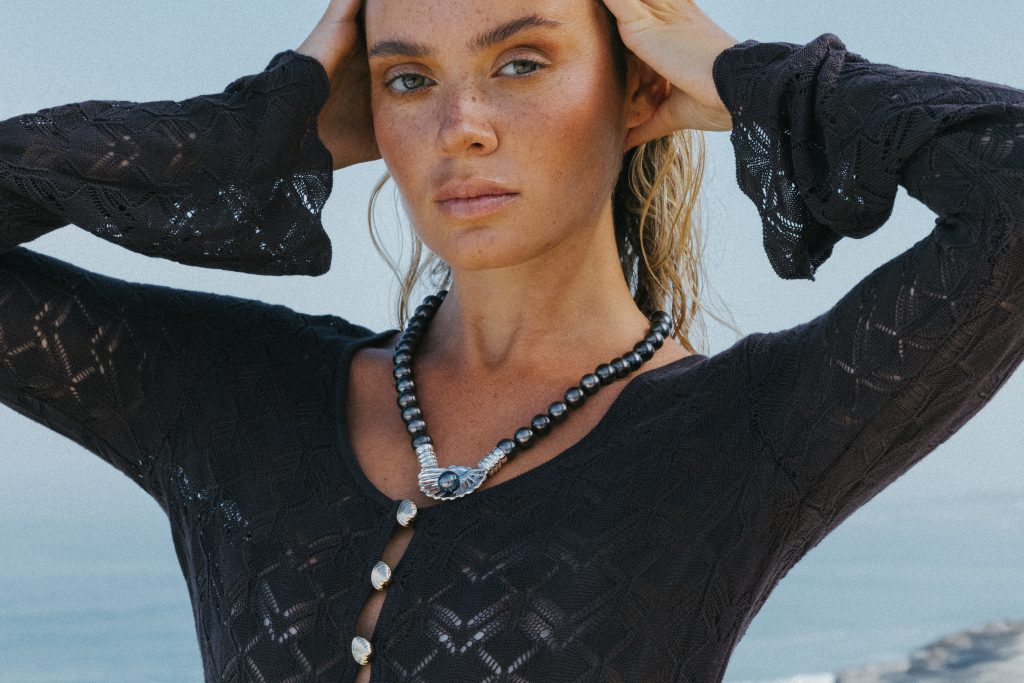 Quand la joaillerie artisanale française rencontre l'engagement pour les océans 1 collier eugenie collection prestige honu spring summer 0854 2